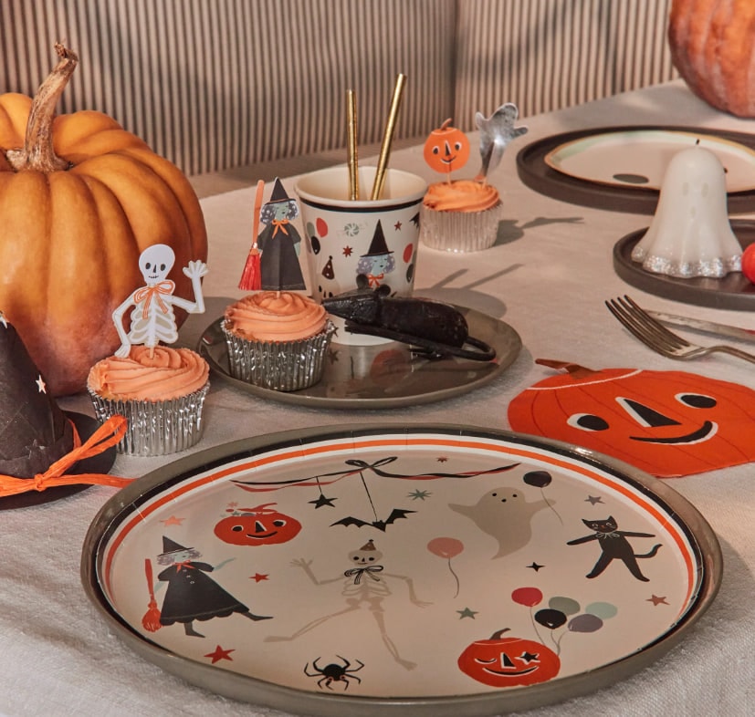 It's Halloween Cupcake Kiti